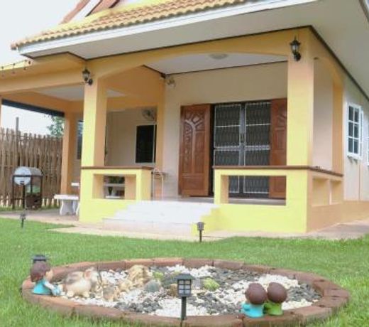 Little B house