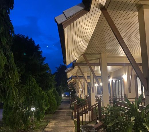 Chaithalay Khanom Resort