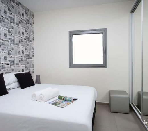 Sunny 2BR in Ben Yehuda 50 by HolyGuest