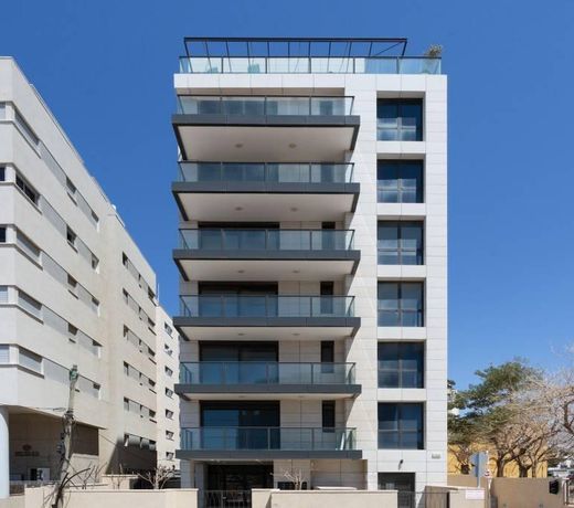Shiny 2BR in Carmelit by HolyGuest