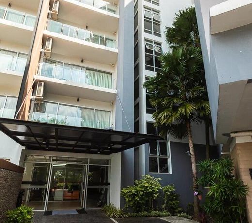 CHIC CONDO**TOP FLOOR**KARON BEACH NEPHRITE