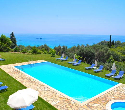 Luxus Ferienwohnung in Pelekas Strand mit Pool adonis