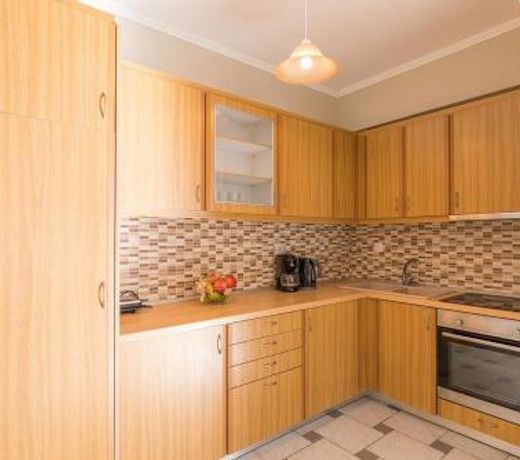 Luxus Ferienwohnung in Pelekas Strand mit Pool adonis