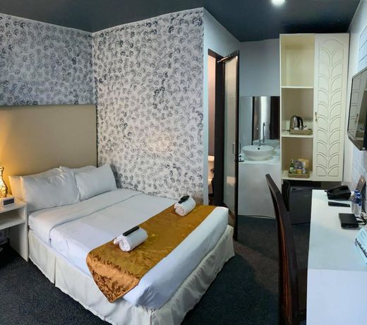 The Grand Peninsula Suites