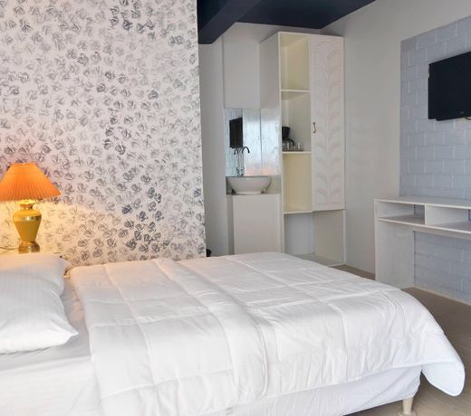 The Grand Peninsula Suites