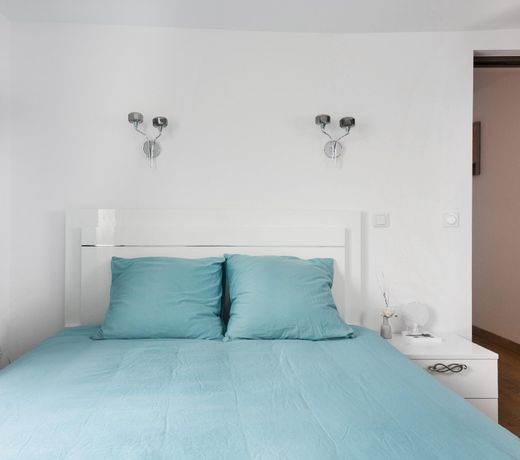 Charming Two Bedroom Apartment With A Garden