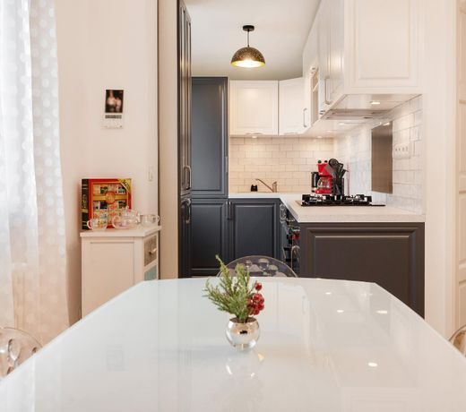 Charming Two Bedroom Apartment With A Garden