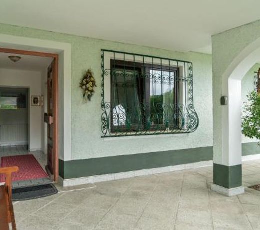 Cosy Apartment in Oed hling with Garden