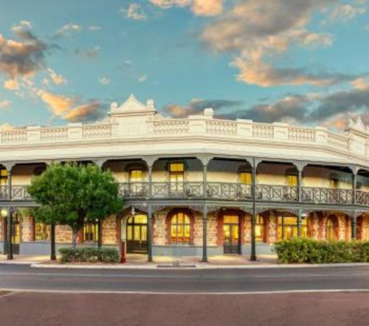 Farmers Home Hotel