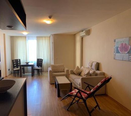 Two bedroom apartment 5 minutes from the beach