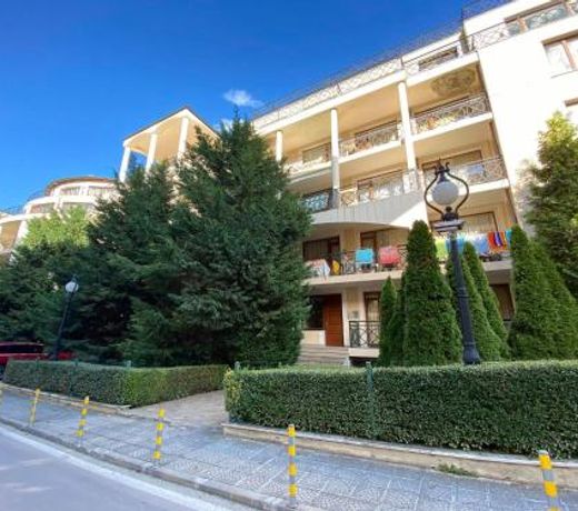 Two bedroom apartment 5 minutes from the beach