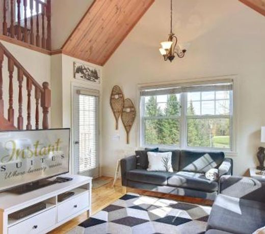 The Golf & Mountain View Retreat by Instant Suites