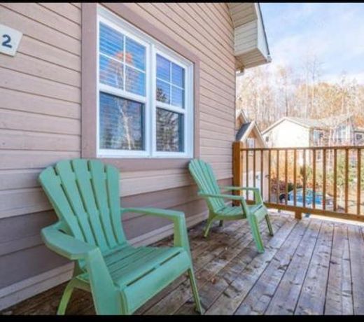 The Golf & Mountain View Retreat by Instant Suites