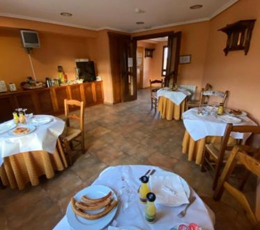 Hotel HosterÃ­a de MonzÃ³n