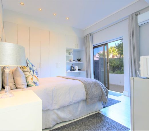 SUPERIOR STUDIO WITH POOL ACCESS & BBQ AREA