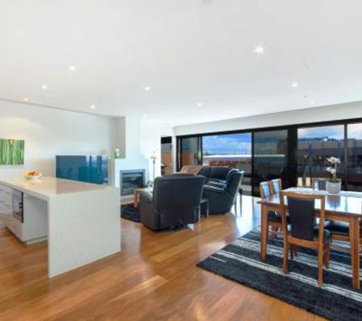 Pier Point 206