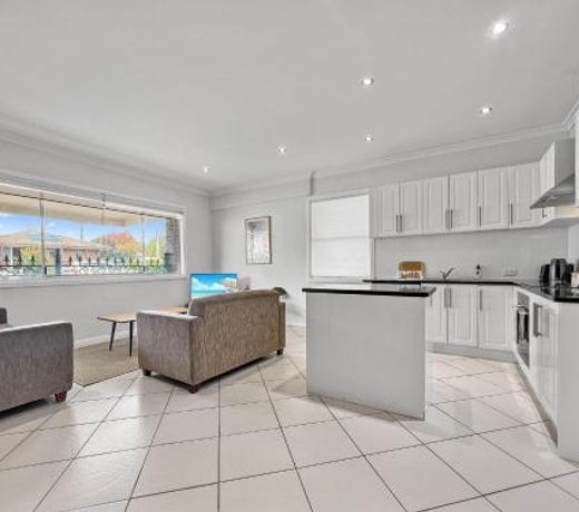 Central Armidale 2-Bedroom Apartment