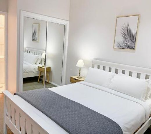 Bright 3-bedroom apartment - Central Armidale