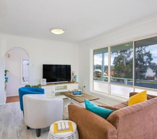Palms I Pet Friendly I 2 Mins to Beach