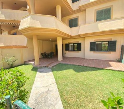 Apartamento bajo con jardÃ­n en playa Atlanterra