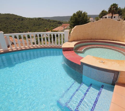 Fantastic villa with sea views and private pool