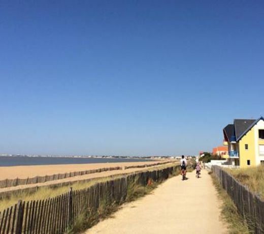 CENTRE CHATELAILLON GRAND T3** AVEC COUR 100m PLAGE