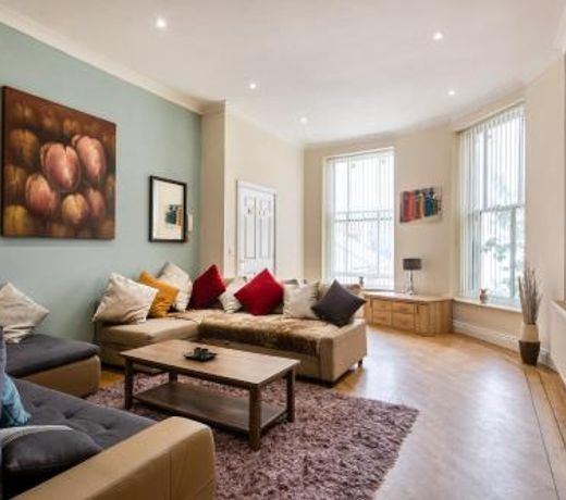 Newcastle City Centre Super Spacious Apartment