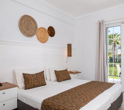 Sirocco Hotel