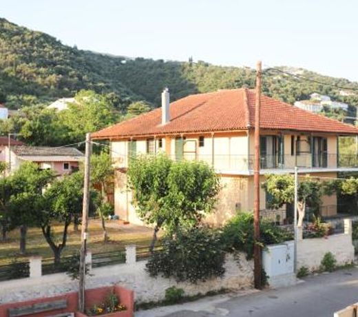 Cosy budget rooms to rent in Ipsos Corfu