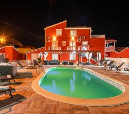 Luxury villa with a swimming pool Turanj, Biograd - 18274