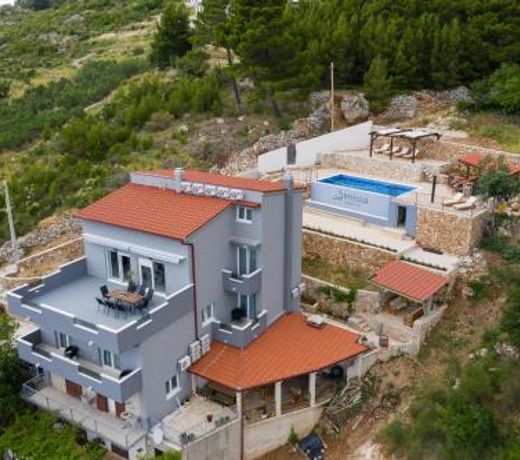 Exclusive Villa Almissa with swimming pool and sea view
