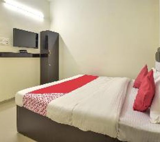 OYO 71736 Happy Stay Inn