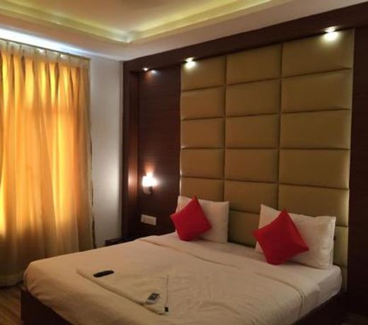 hotels in agra