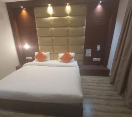 hotels in agra
