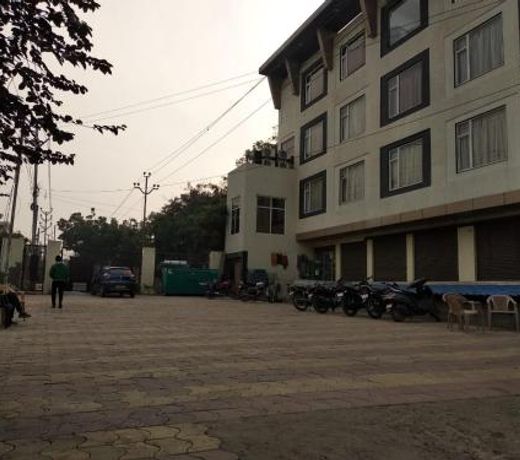 hotels in agra
