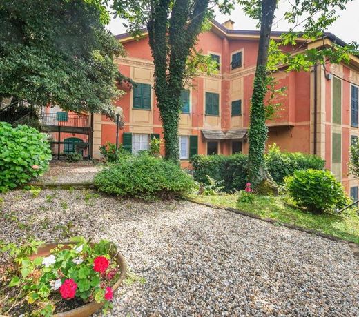 Camogli Bright Apartment with Parking