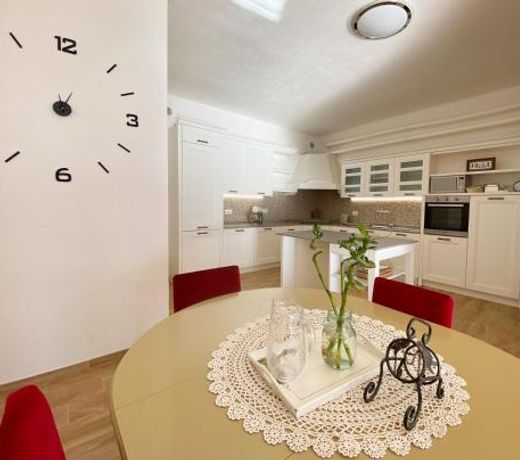 Big Apartment With Lake View and Two Bedrooms
