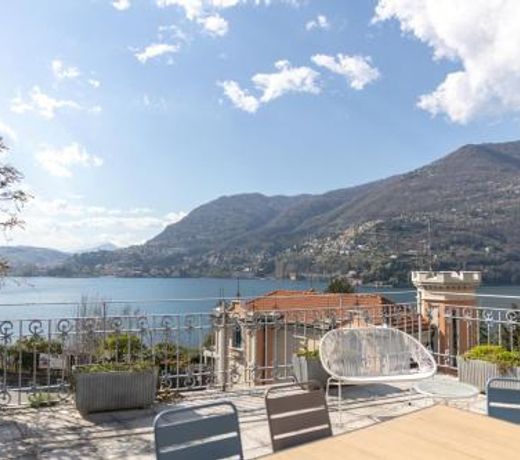 Como Lake Vista - by MyHomeInComo