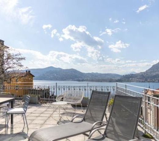 Como Lake Vista - by MyHomeInComo