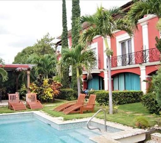 Los Altos Apartments & Studios