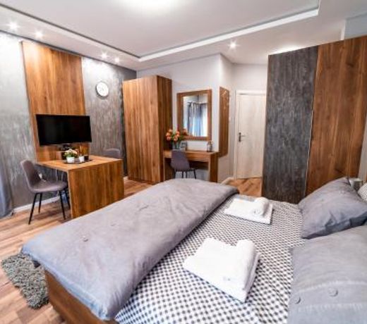 Ivi Place Apartments