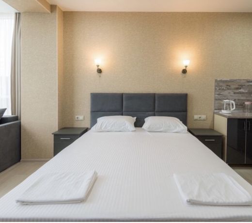 Grand Sapphire Apartments