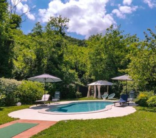 Nona AnÄka Pool House