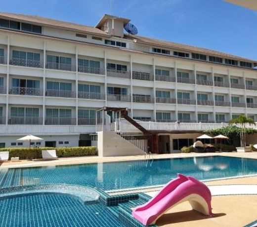 Swan Lake Hotel Sattahip