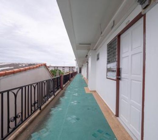 OYO 1123 The One Healthcare And Apartment