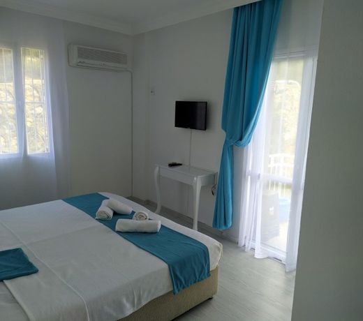 Minerva Port Hotel