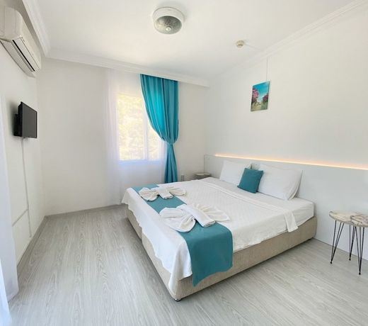 Minerva Port Hotel