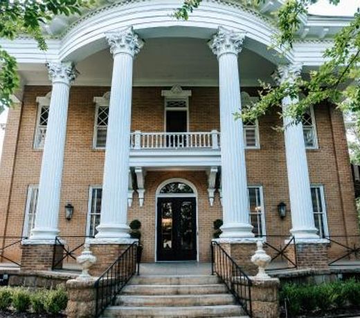 Heritage House Bed & Breakfast