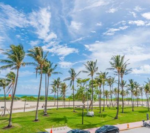 SoBe Lux Suites On Ocean