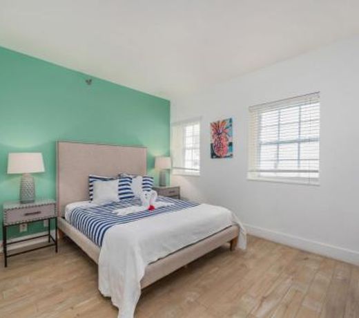 SoBe Lux Suites On Ocean